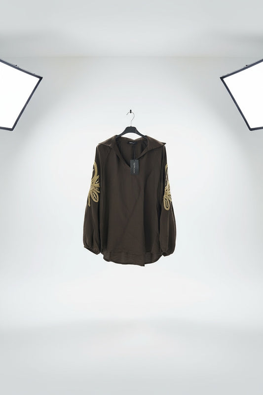 Top met bewerkte mouw